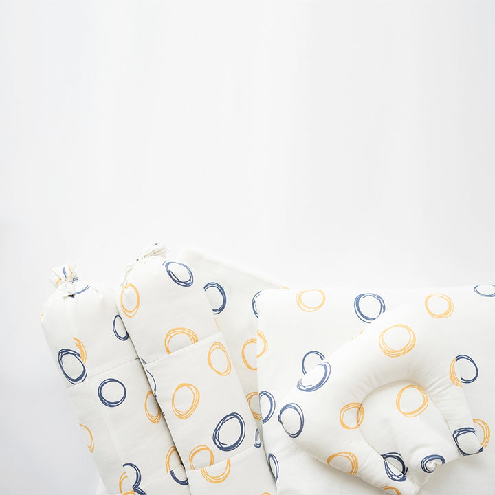 Child Of The Universe & Doodle Circles - Bedding Essentials Gift Basket