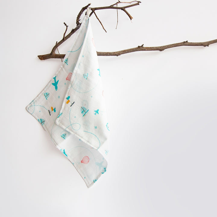 Lil Travellers - Organic Gift 'Basket of Love' (Collective)