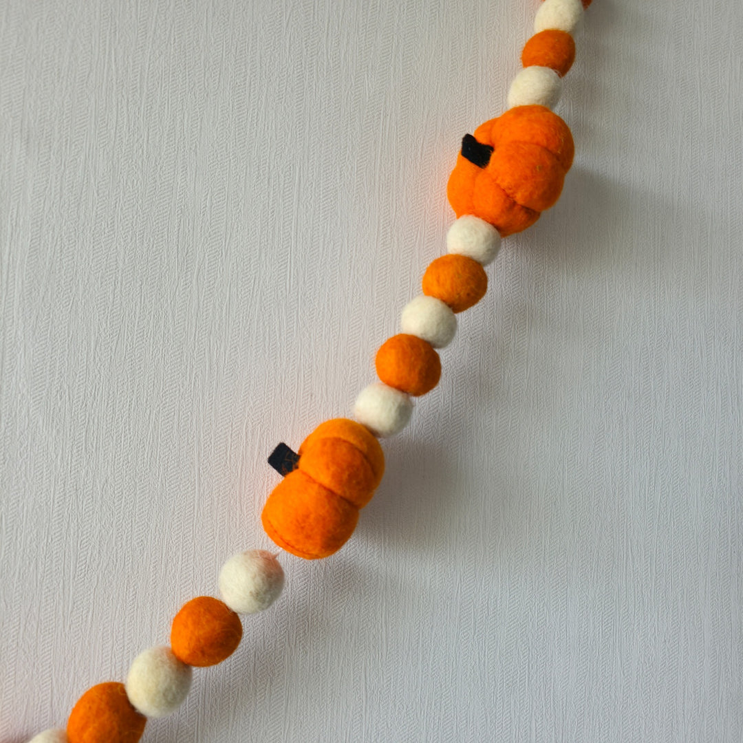 Pumpkin Pompom Bunting – Autumn Glow