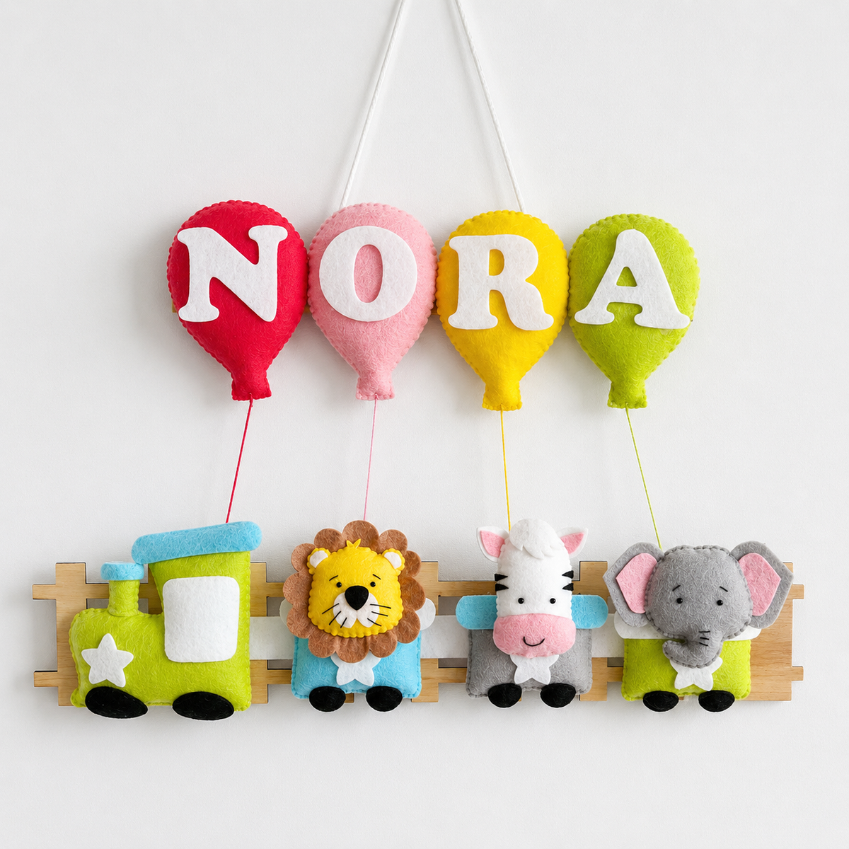 Babble Wrap Tiny Travelers   Name Hanging