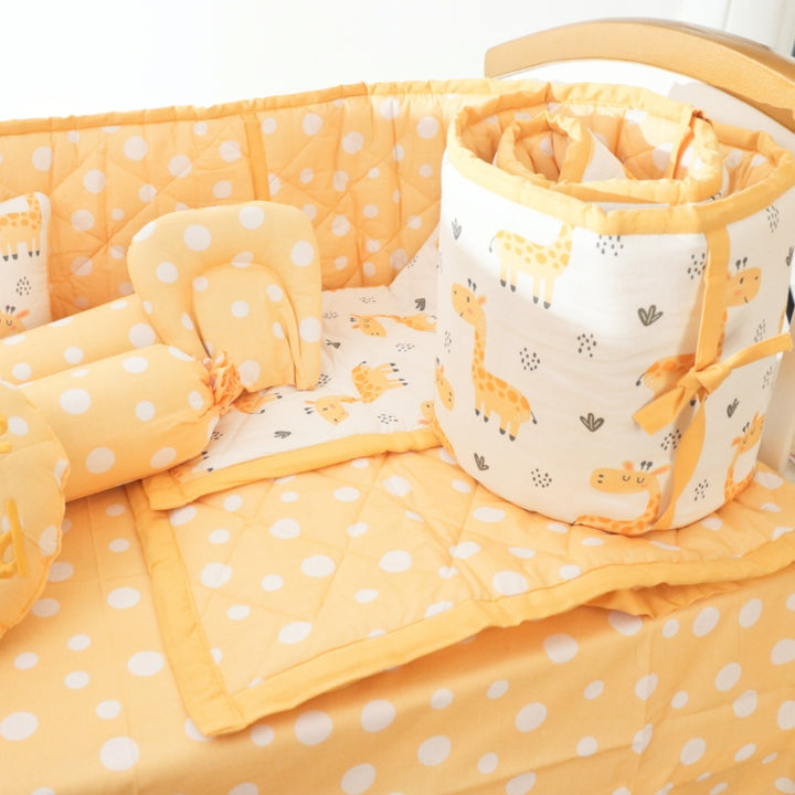 Baby Giraffe - Quilted Cot Bumper