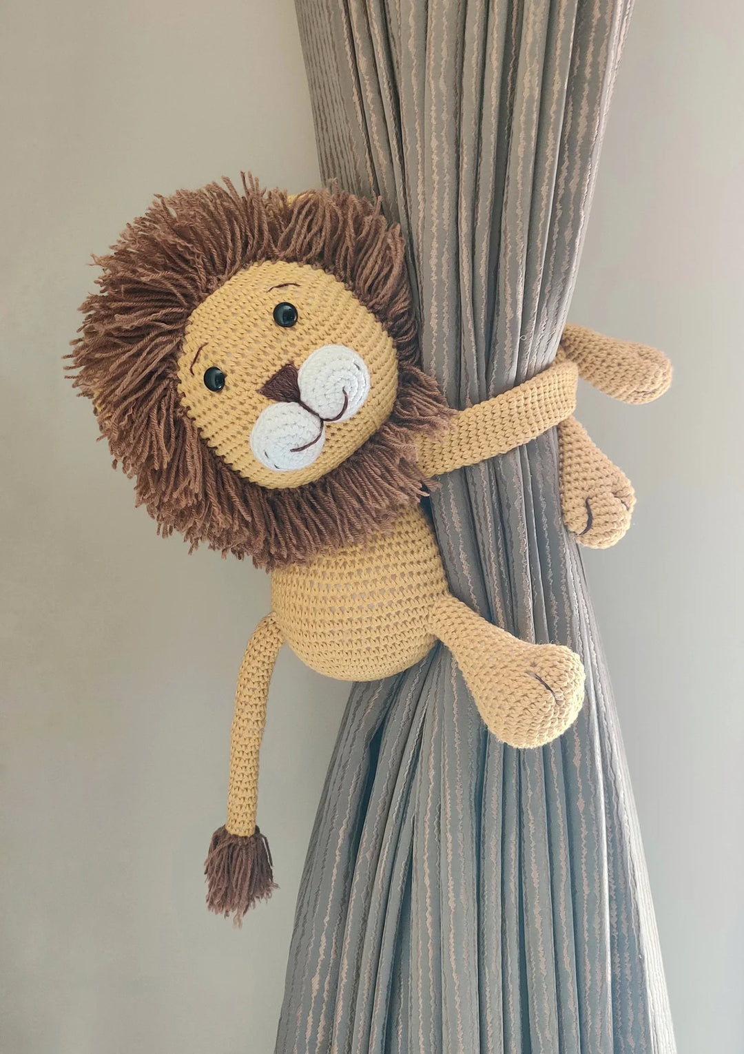 Lion Curtain Tie