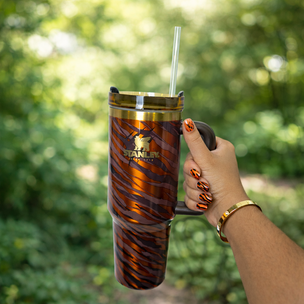 Stanley Swirl x Quencher H2.0 | 1.18L – Ember Wild Flame