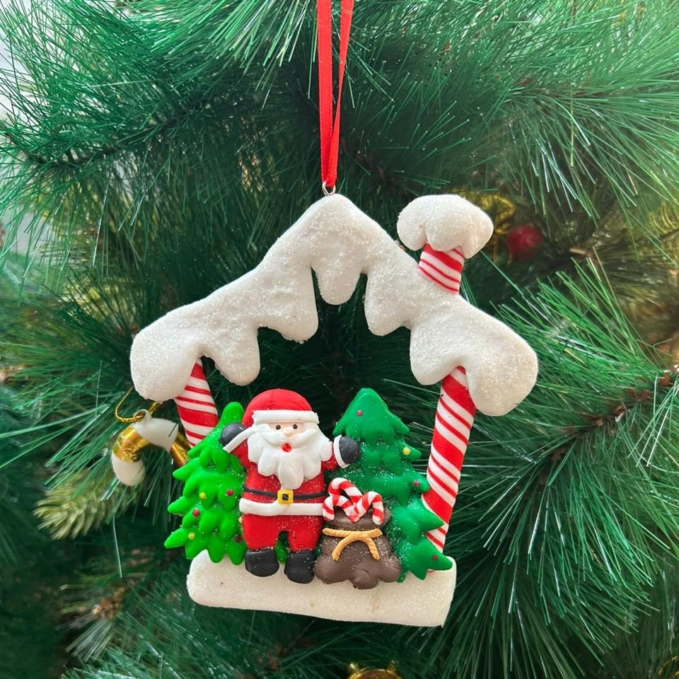 Babble Wrap Santa in a hut Ornament