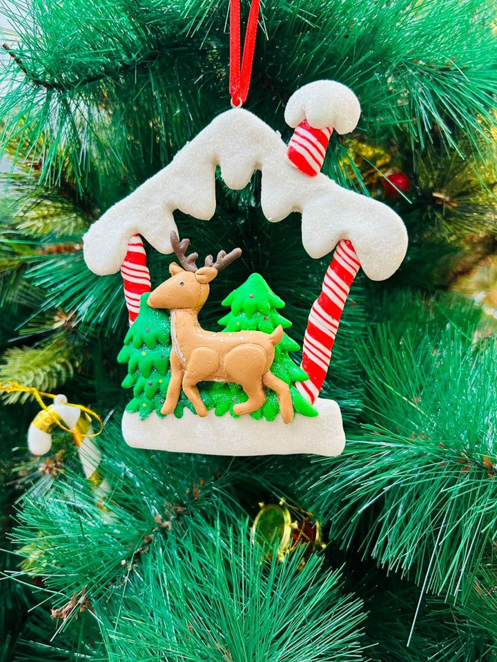 Babble Wrap Reindeer in a Hut Ornament