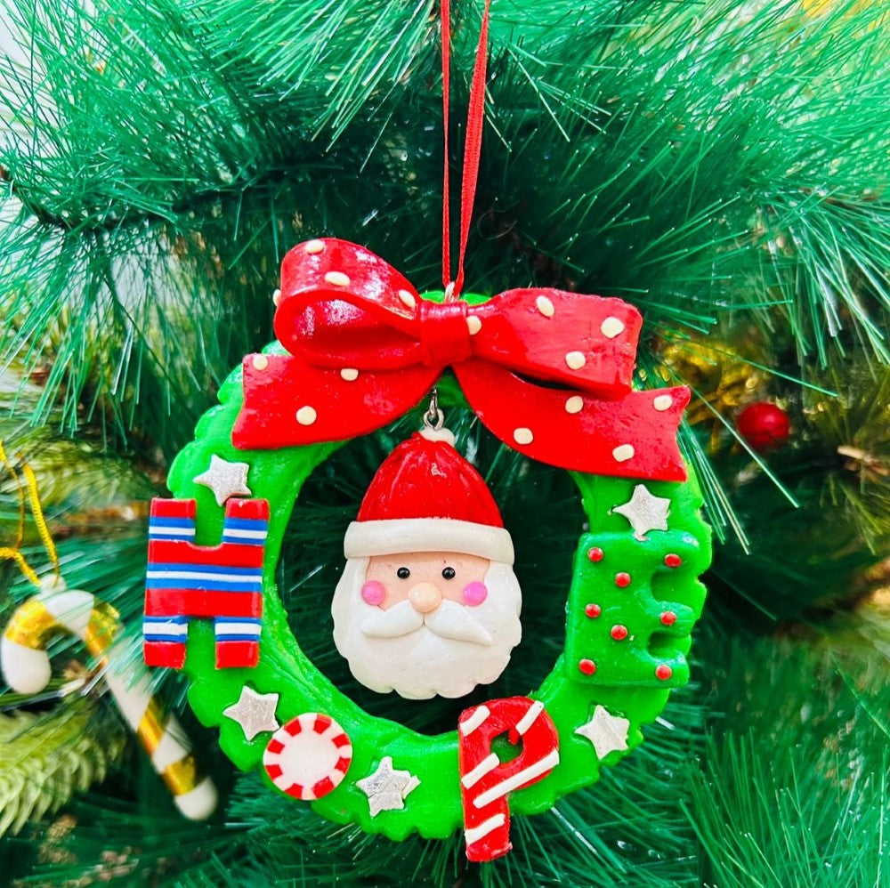 Babble Wrap Santa in a Wreath Ornament