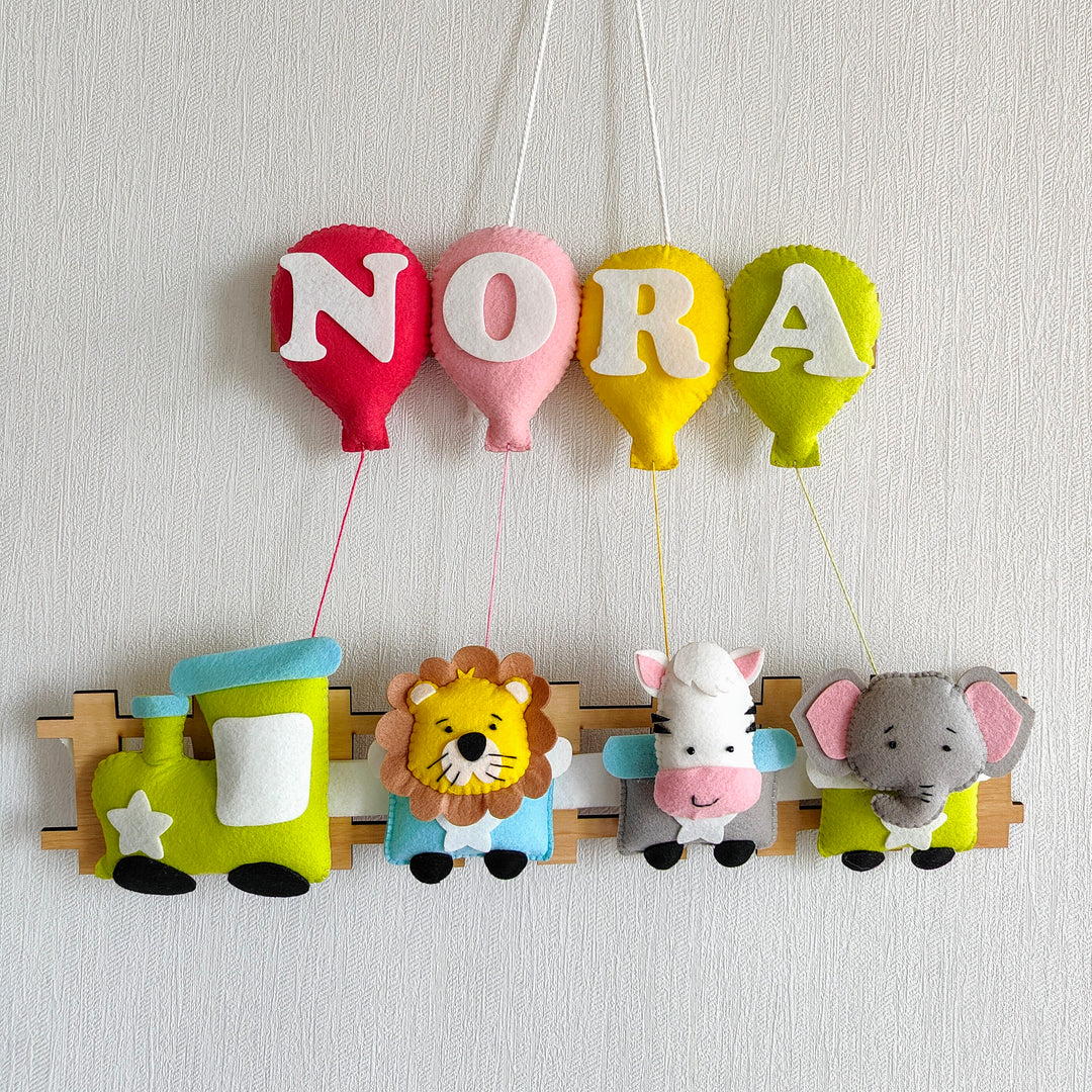Babble Wrap Tiny Travelers   Name Hanging
