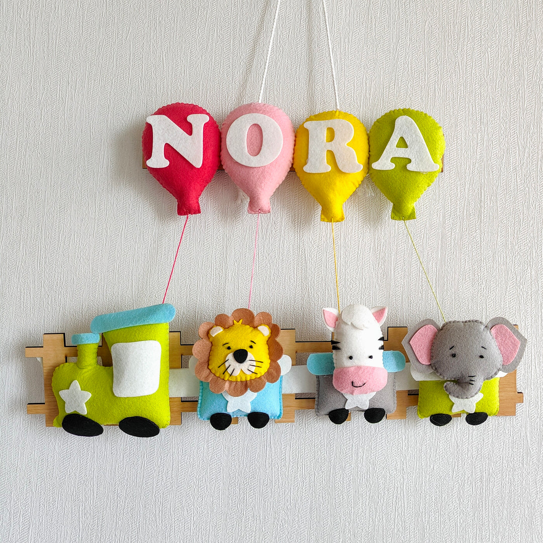 Babble Wrap Tiny Travelers   Name Hanging