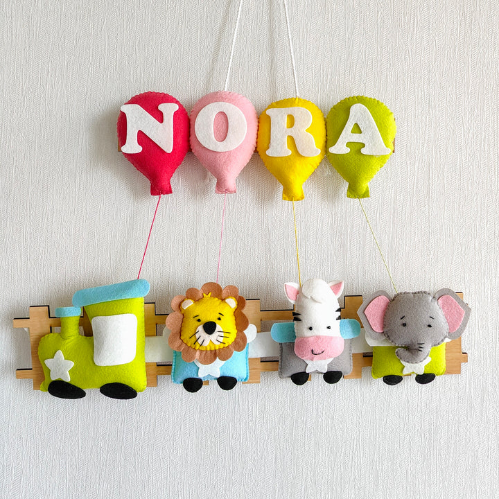 Babble Wrap Tiny Travelers   Name Hanging