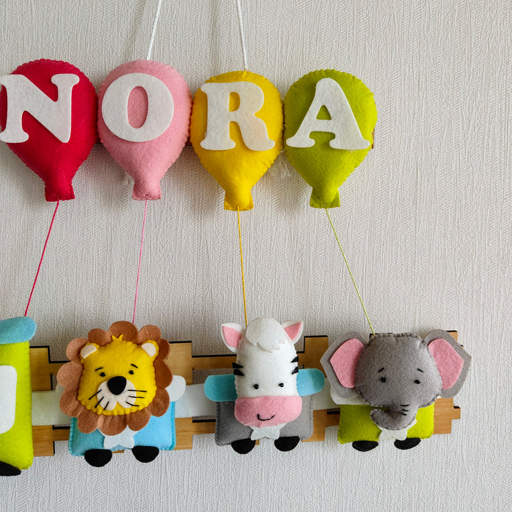 Babble Wrap Tiny Travelers   Name Hanging
