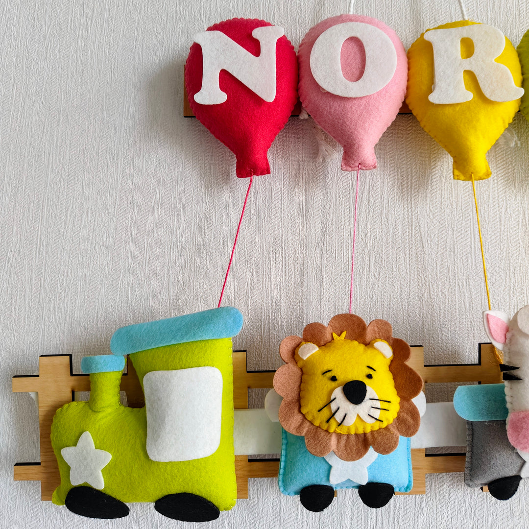 Babble Wrap Tiny Travelers   Name Hanging