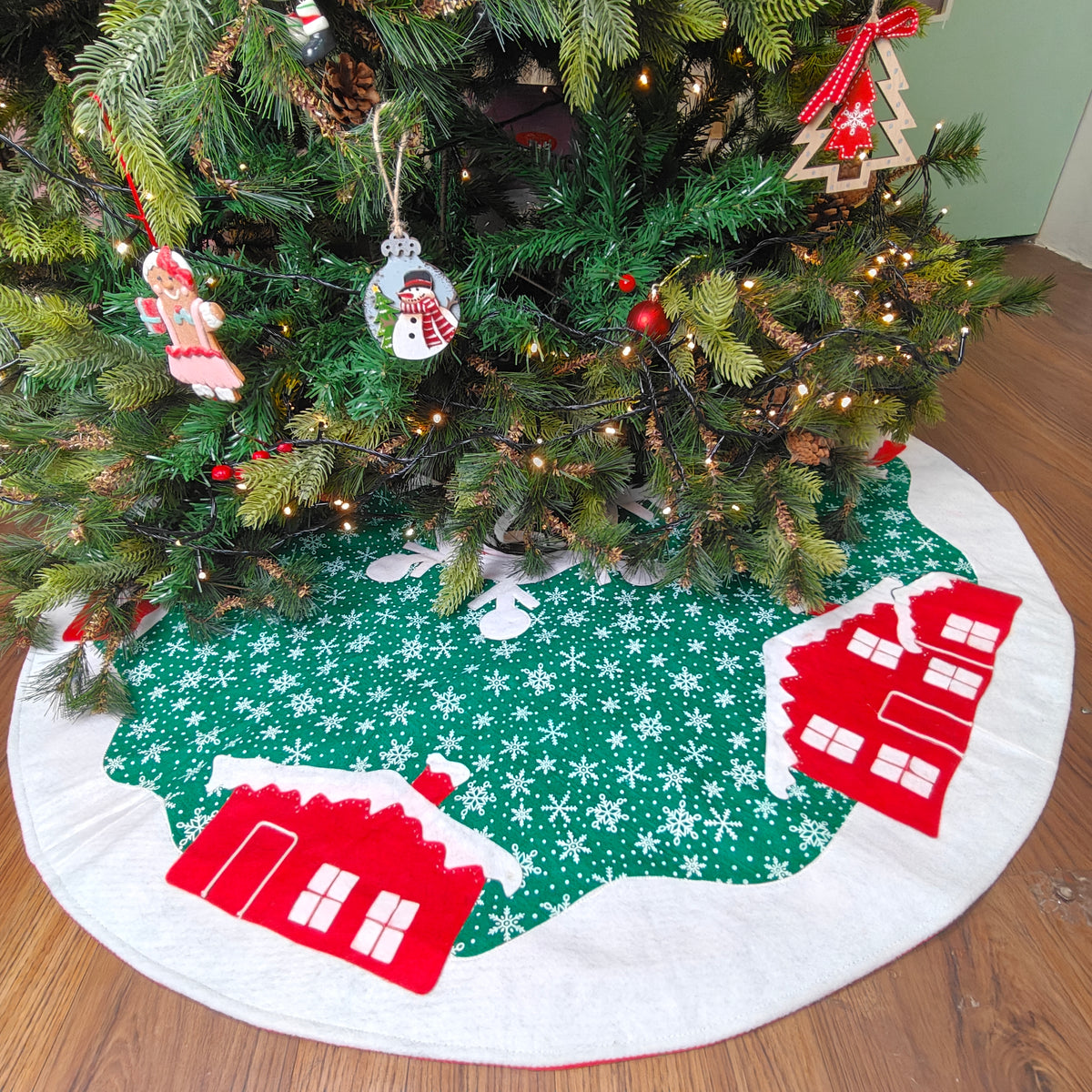 48'' Tree Skirt – Snow Village Houses