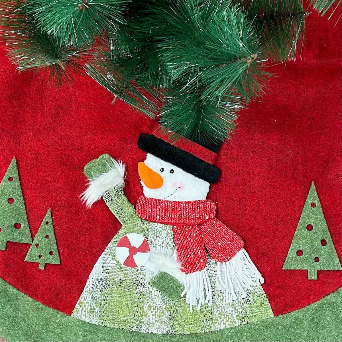 Babble Wrap 42" Tree Skirt - Snowman’s Winter Wrap