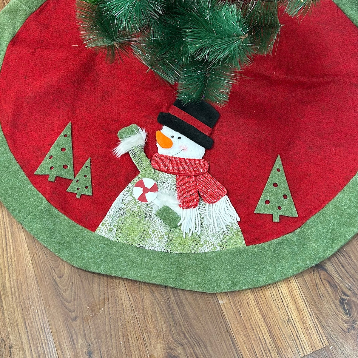 Babble Wrap 42" Tree Skirt - Snowman’s Winter Wrap