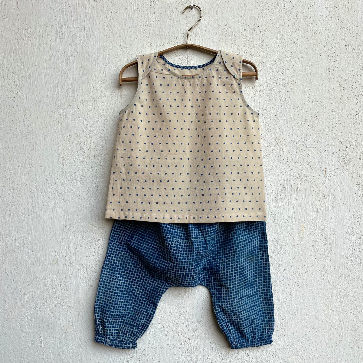 UNISEX ORGANIC INDIGO RAIDANA JHABLA WITH INDIGO CHECK PANTS