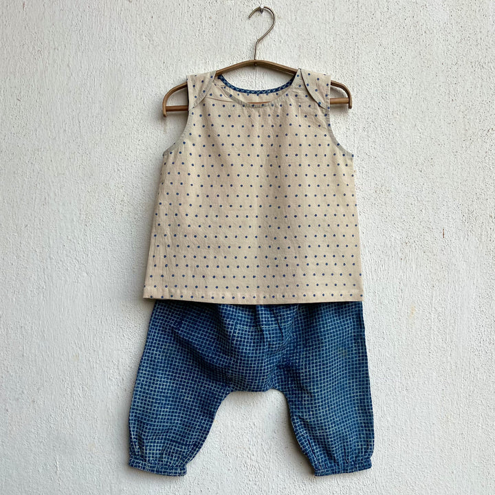 UNISEX ORGANIC INDIGO RAIDANA JHABLA WITH INDIGO CHECK PANTS