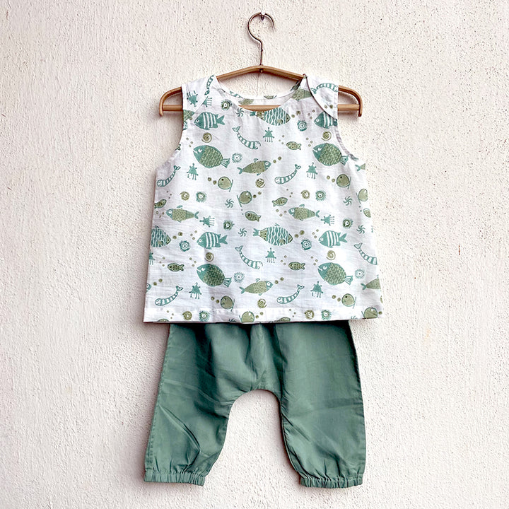 UNISEX ORGANIC KOI JHABLA WITH MINT PANTS