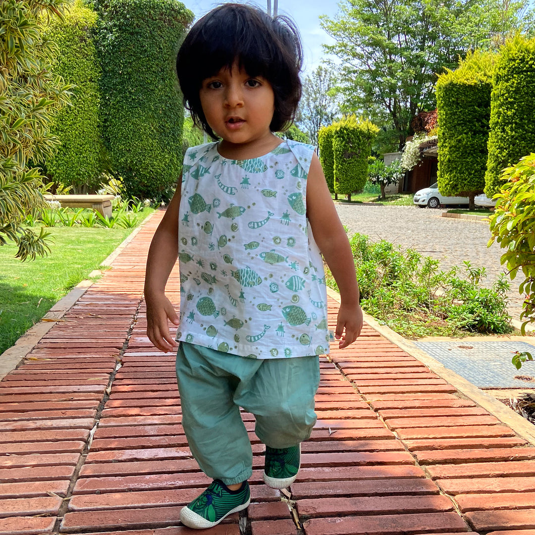 UNISEX ORGANIC KOI JHABLA WITH MINT PANTS