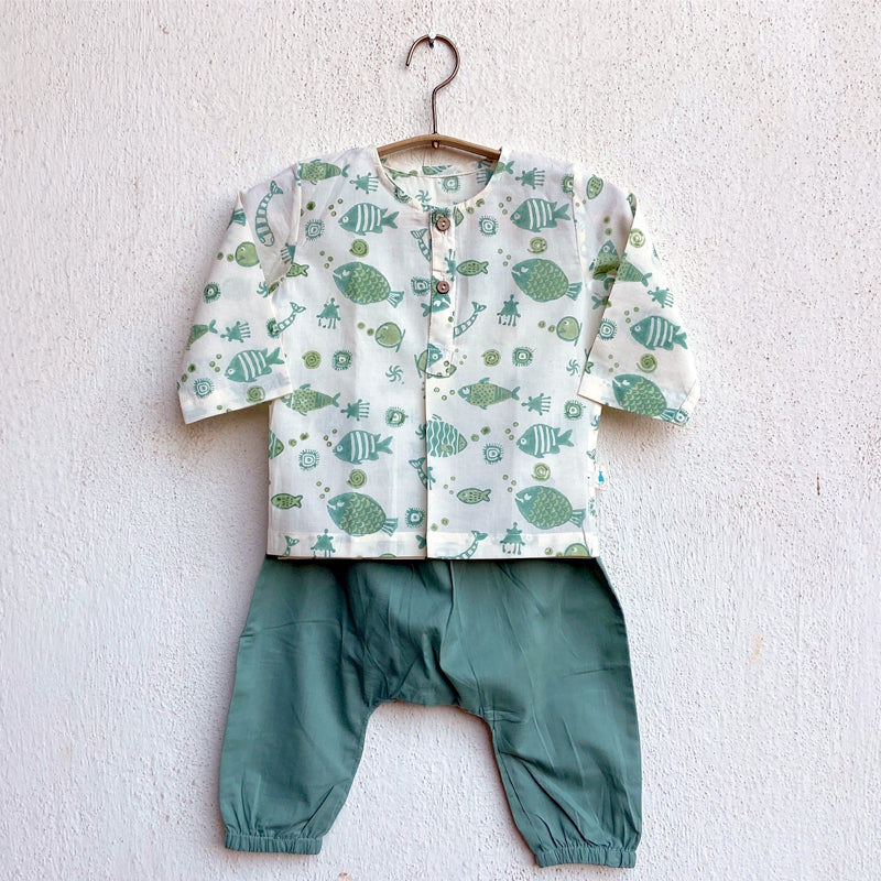 UNISEX ORGANIC FISH PRINT KURTA + MINT PANTS