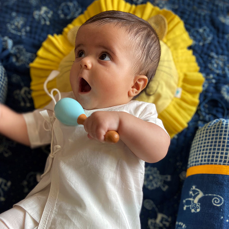 WOODEN MARACAS SET - BLUE