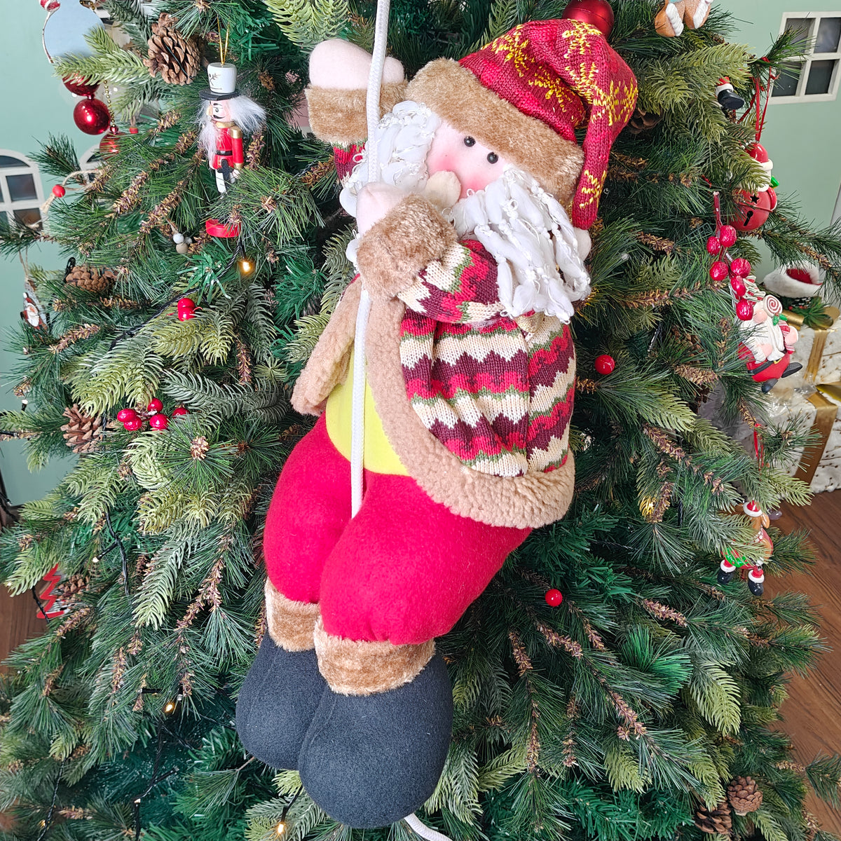 Zig-Zag Sweater Santa on a Tree