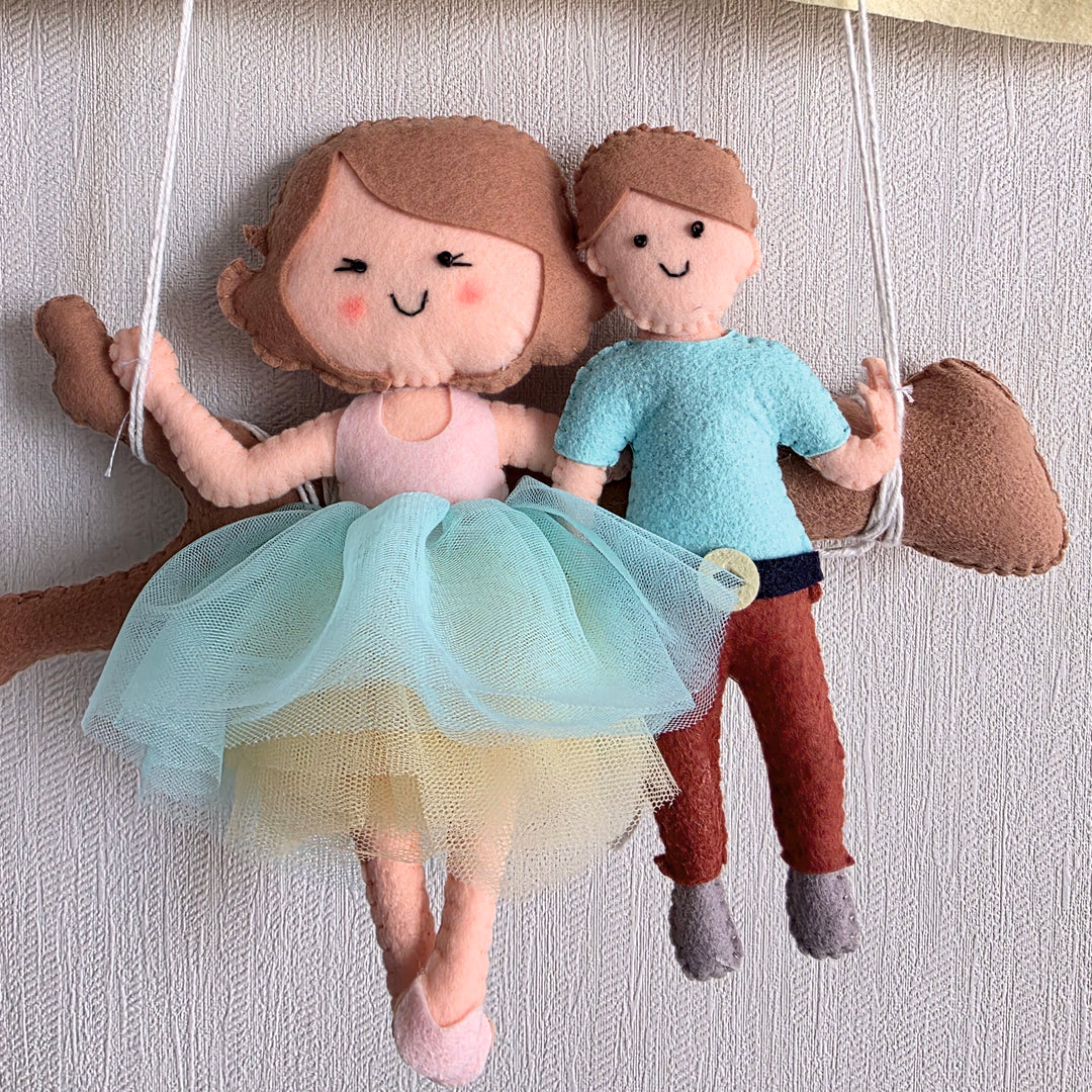 Babble Wrap Swinging Smiles Name Hanging