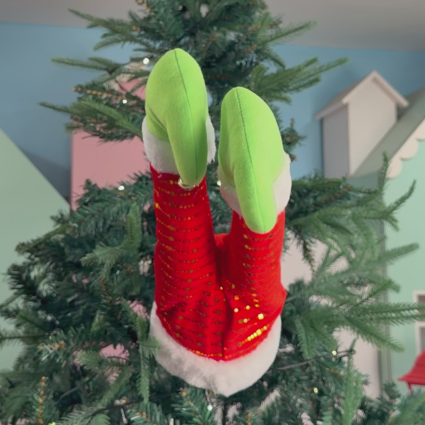 Swinging Legs - Grinch Elf