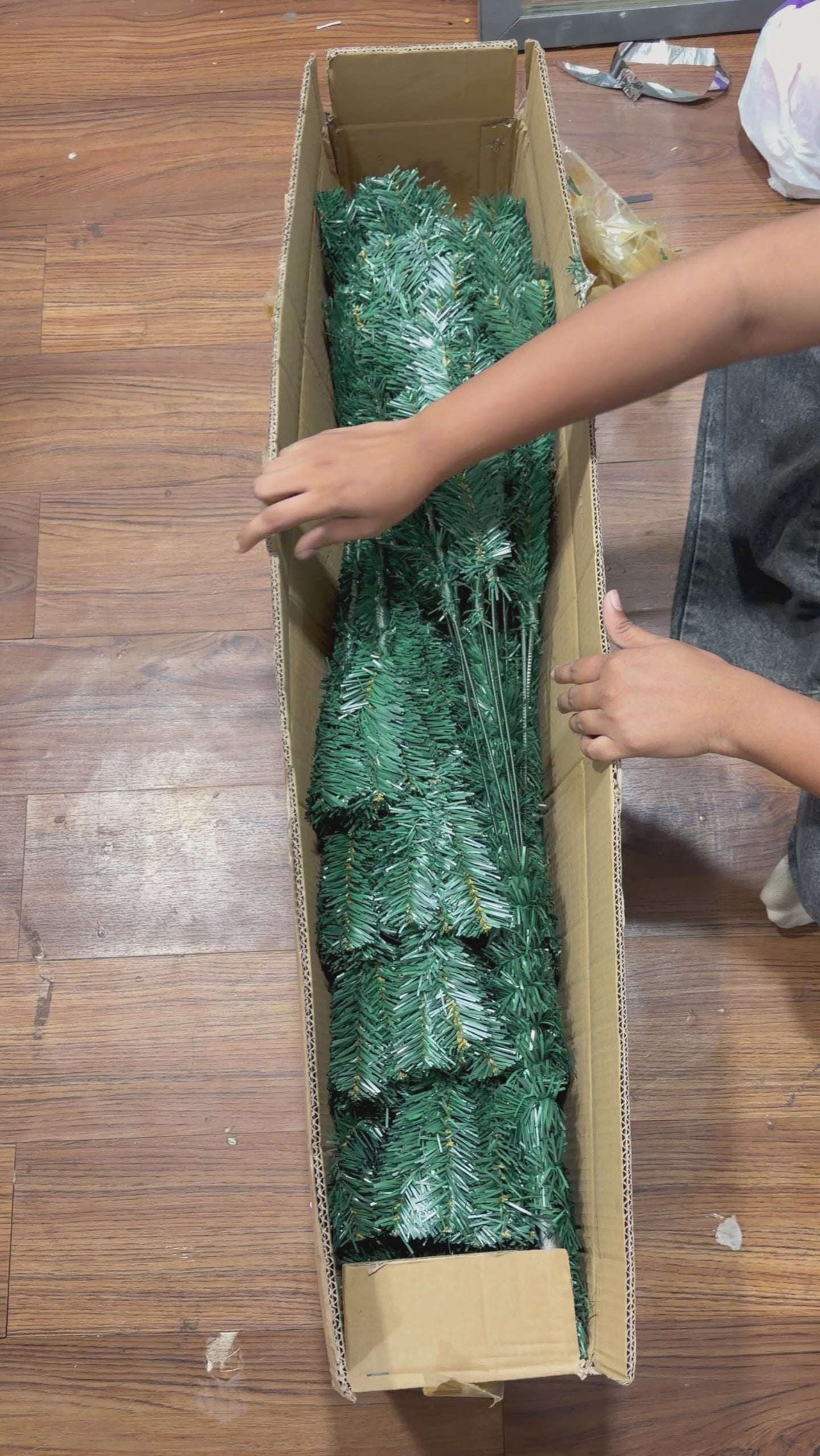 6ft Countryside Classic Christmas Tree