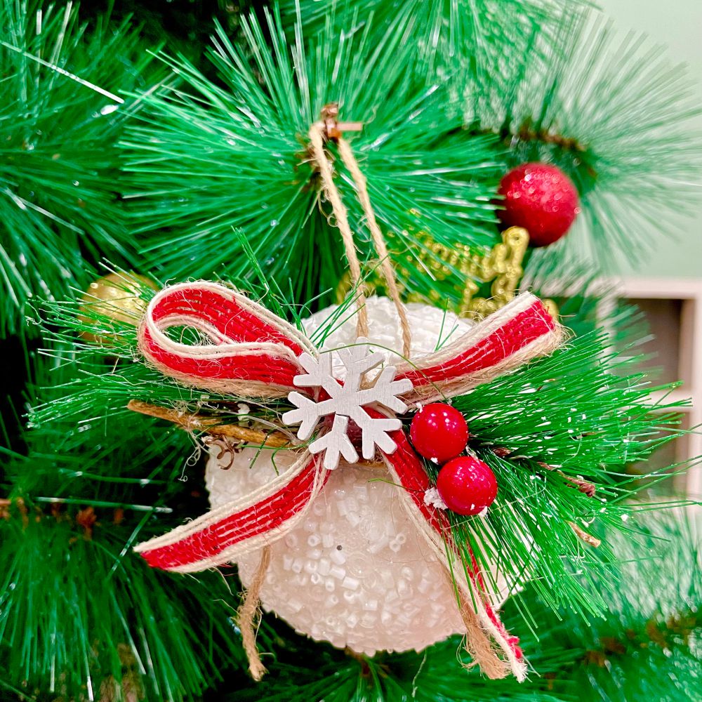 Babble Wrap Glittering Snow Ball Bauble